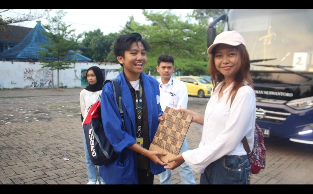 44. Awarding Ceremony (Penyerahan reward ke peserta)